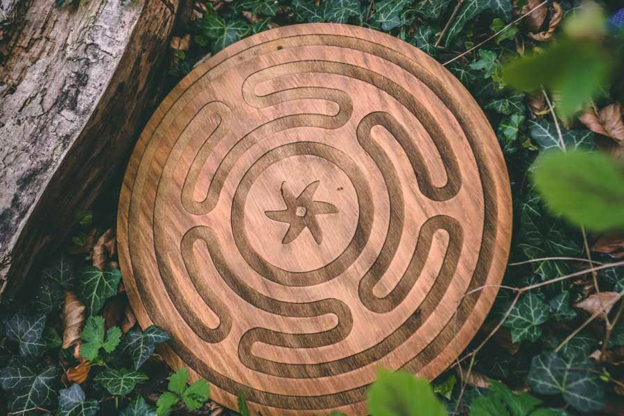 Crystal grid Hecate’s wheel | Terra Spirit | Spiritual | Laser cut | Handcrafted