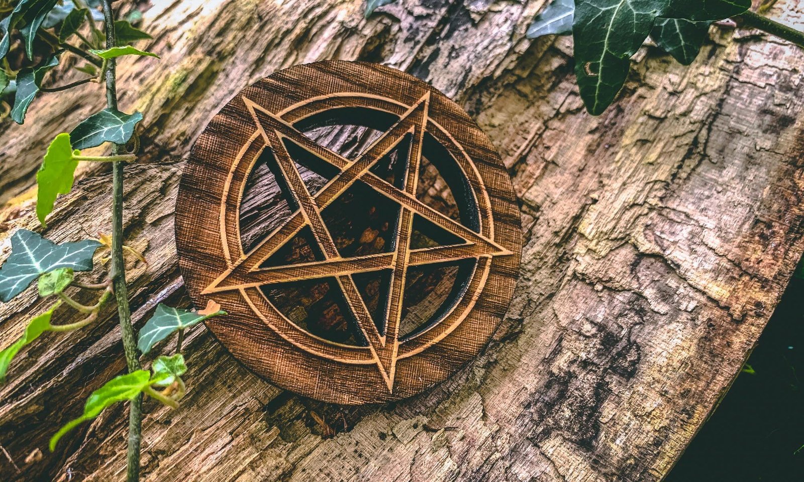 English oak altar pentacle | Terra Spirit