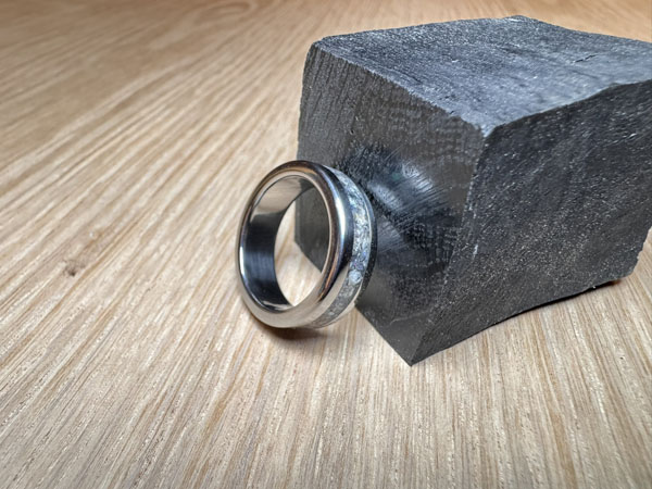 Memorial ring